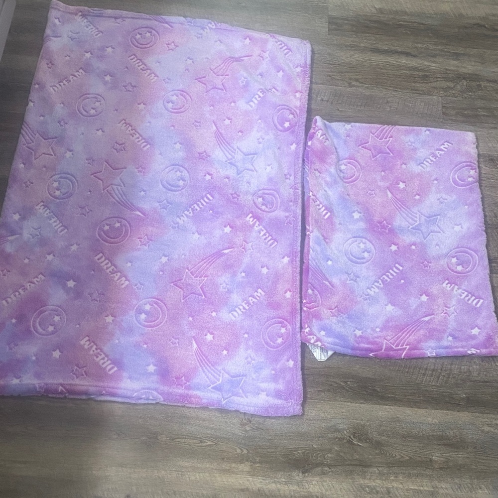 Sugar and Jade Dream Smiley face Star pillowcase and blanket set